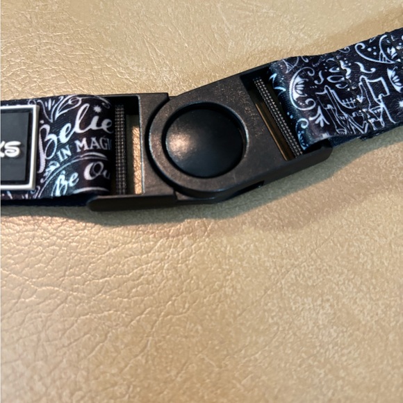 Authentic Disney Parks Lanyard Tag Key Chain Accessories Loop & release buckle - Picture 6 of 7